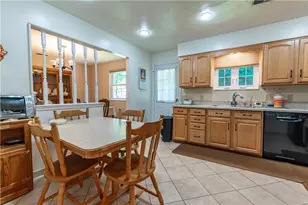 2442 Lisa Ln, Allentown City, PA 18104 - Photo 9