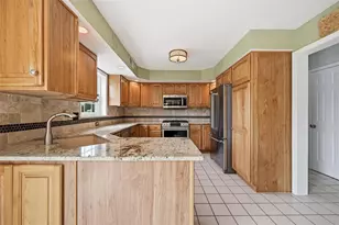 2571 Halleck Dr, Whitehall Township, PA 18052 - Photo 13