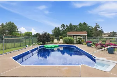 2571 Halleck Drive, Whitehall Township, PA 18052 - Photo 5