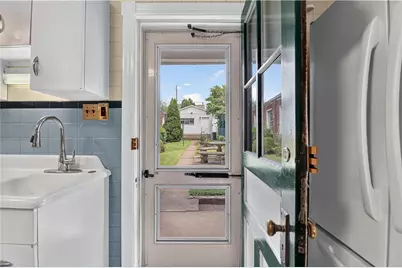 527 Ontario Street, Bethlehem City, PA 18015 - Photo 11