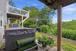 7353 E Hillcrest Ln, Slatington Boro, PA 18080 - Photo 33