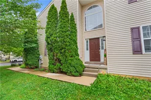 7073 Hunt Dr, Lower Macungie Township, PA 18062 - Photo 3