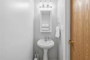 6652 Pioneer Dr, Lower Macungie Township, PA 18062 - Photo 23