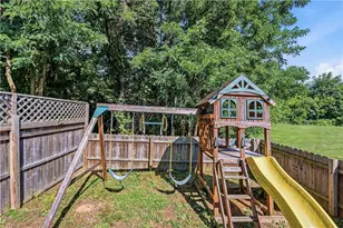 6652 Pioneer Dr, Lower Macungie Township, PA 18062 - Photo 25