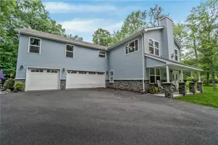 210 Piney Woods Dr, Penn Forrest, PA 18229 - Photo 3