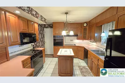 3203 Parkview Drive, Whitehall Township, PA 18052 - Photo 7
