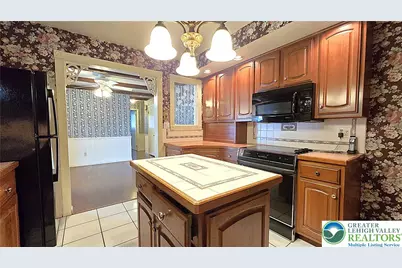 3203 Parkview Drive, Whitehall Township, PA 18052 - Photo 9