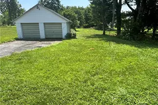 848 Hausman, South Whitehall Township, PA 18104 - Photo 5