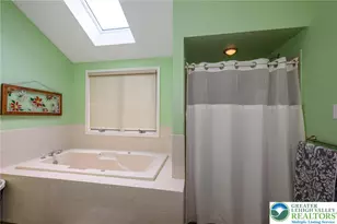 410 E Mayfield Cir, Bethlehem City, PA 18020 - Photo 15