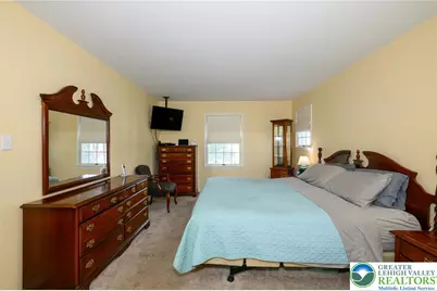 410 E Mayfield Circle, Bethlehem City, PA 18020 - Photo 13