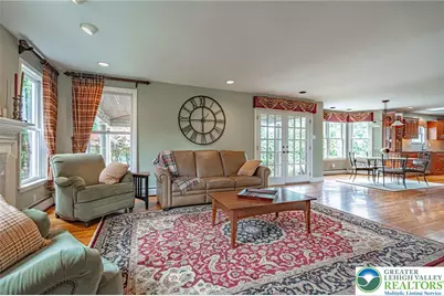 6301 Oakwood Circle, Upper Saucon Township, PA 18036 - Photo 11