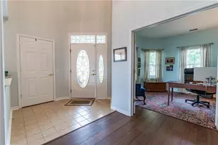 47 Edinburgh Dr, Easton, PA 18045 - Photo 3