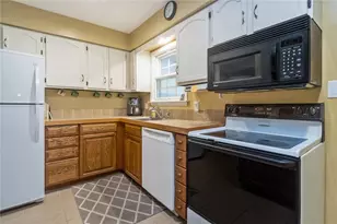 2275 Irma Dr, Allentown City, PA 18109 - Photo 5