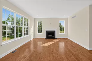 5199 Surrey Ct, Lower Macungie Township, PA 18104 - Photo 9