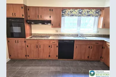2145 Mark Twain Circle, Hanover Twp, PA 18017 - Photo 13