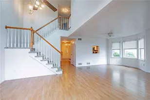 323 Surrey Pl, Macungie Boro, PA 18062 - Photo 11