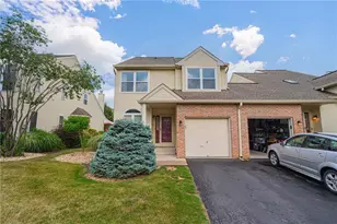 323 Surrey Pl, Macungie Boro, PA 18062 - Photo 1