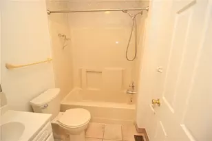 106 Founders Ct, Bethlehem City, PA 18020 - Photo 15