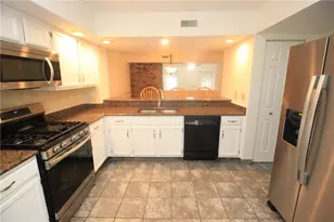 106 Founders Ct, Bethlehem City, PA 18020 - Photo 3