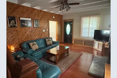 26 Center Ave, Mount Pocono, PA 18344 - Photo 3