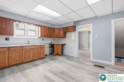 223 W High Street, Nesquehoning, PA 18240 - Photo 7