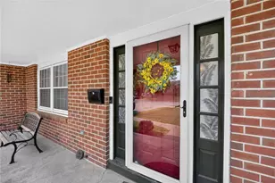 1527 Bayberry Ln, Bethlehem City, PA 18018 - Photo 5