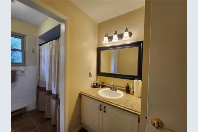 1916 Molinaro Drive, Allentown City, PA 18104 - Photo 15