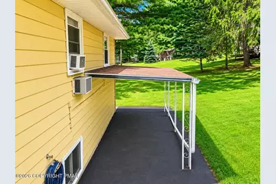 35 W Diaz Avenue, Nesquehoning, PA 18240 - Photo 15
