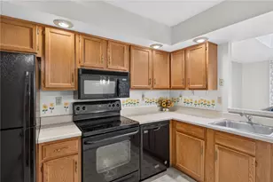 2649 Rolling Green Dr, Macungie Boro, PA 18062 - Photo 13