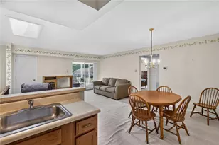 2649 Rolling Green Dr, Macungie Boro, PA 18062 - Photo 11