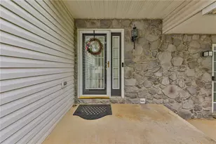 1703 Pinewind Dr, Alburtis Boro, PA 18011 - Photo 3