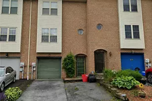 302 Ridgeview Dr, Alburtis Boro, PA 18011 - Photo 1