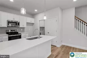 227 Lucille Way, Fleetwood Boro, PA 19522 - Photo 5