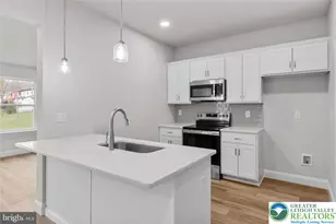 205 Lucille Way, Fleetwood Boro, PA 19522 - Photo 5