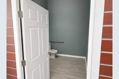 1027 W Broad Street, Bethlehem City, PA 18018 - Photo 5
