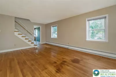 198 Pershing Boulevard, Whitehall Township, PA 18052 - Photo 3