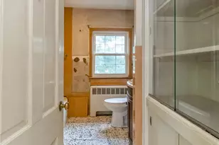198 Pershing Blvd, Whitehall Township, PA 18052 - Photo 27
