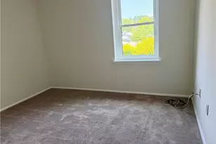 2402 Woodstock Dr, Bethlehem, PA 18017 - Photo 17