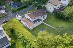 720 Lechauwecki Ave, Fountain Hill Boro, PA 18015 - Photo 9