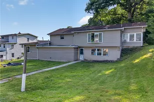 720 Lechauwecki Ave, Fountain Hill Boro, PA 18015 - Photo 5