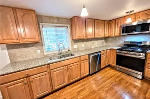 105 White Oak Dr, Penn Forrest, PA 18229 - Photo 3