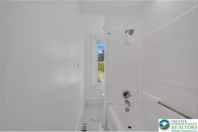 917 Spring Street, Bethlehem City, PA 18018 - Photo 17