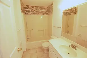 106 Founders Ct, Bethlehem Township, PA 18020 - Photo 17