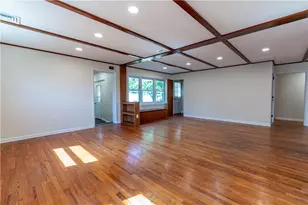6350 Robin Ln, Allentown City, PA 18106 - Photo 3