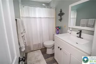 2122 Vista Dr, Bethlehem City, PA 18018 - Photo 9