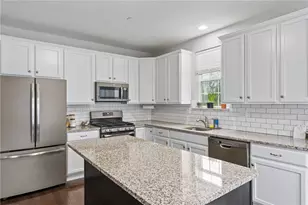 301 Redclover Ln, Allentown City, PA 18104 - Photo 23