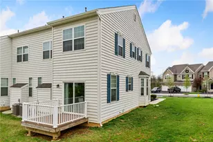 301 Redclover Ln, Allentown City, PA 18104 - Photo 5