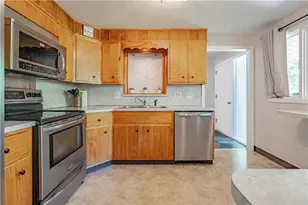 1411 Chippewa Dr, Upper Macungie Township, PA 18104 - Photo 7