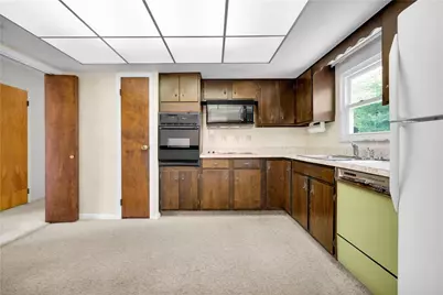 1863 W Union Boulevard, Bethlehem City, PA 18018 - Photo 17