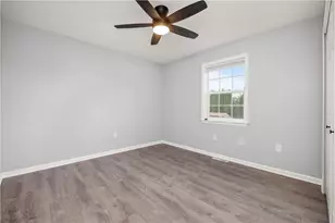 43 Olde Penn Dr, Easton, PA 18045 - Photo 17
